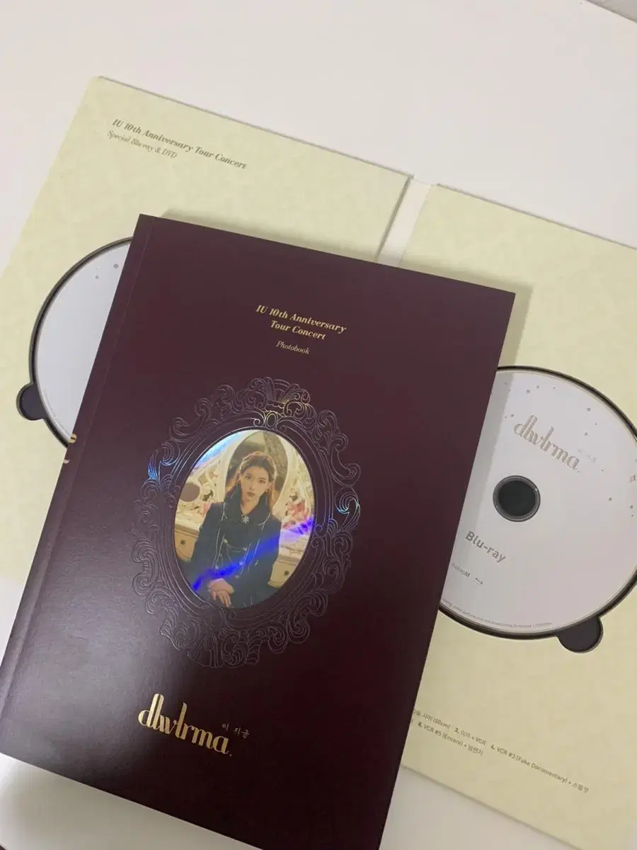 IU dlwlrma 10周コンサートBlu-ray＆DVD トレカ付き